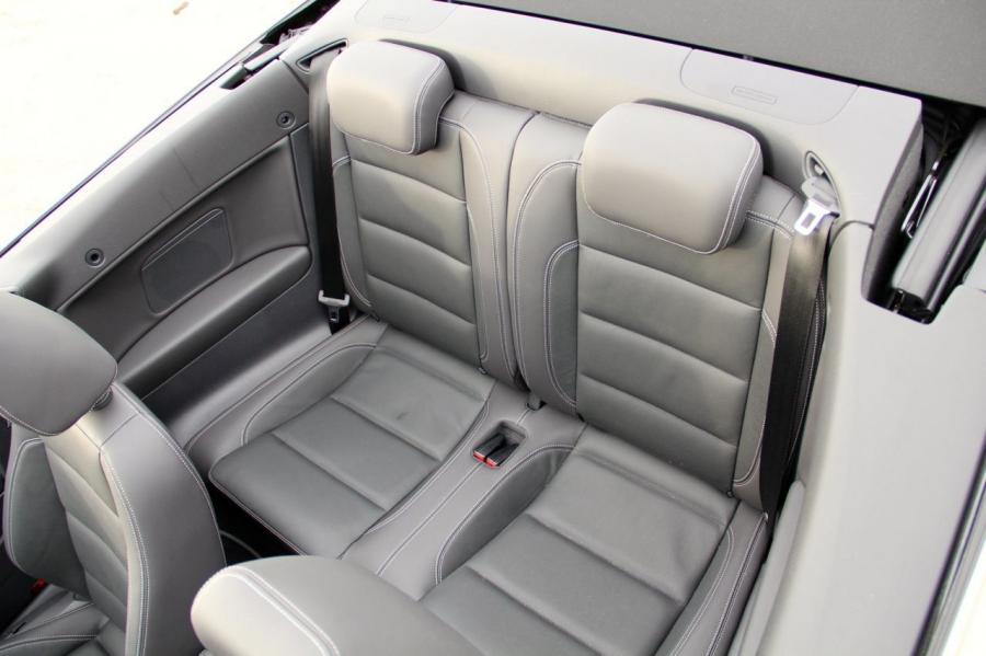  Volkswagen Golf R White Cabriolet 2013 года  (фото 9 из 45)